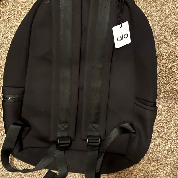 NWT Alo Yoga Neoprene Backpack - Picture 6 of 7